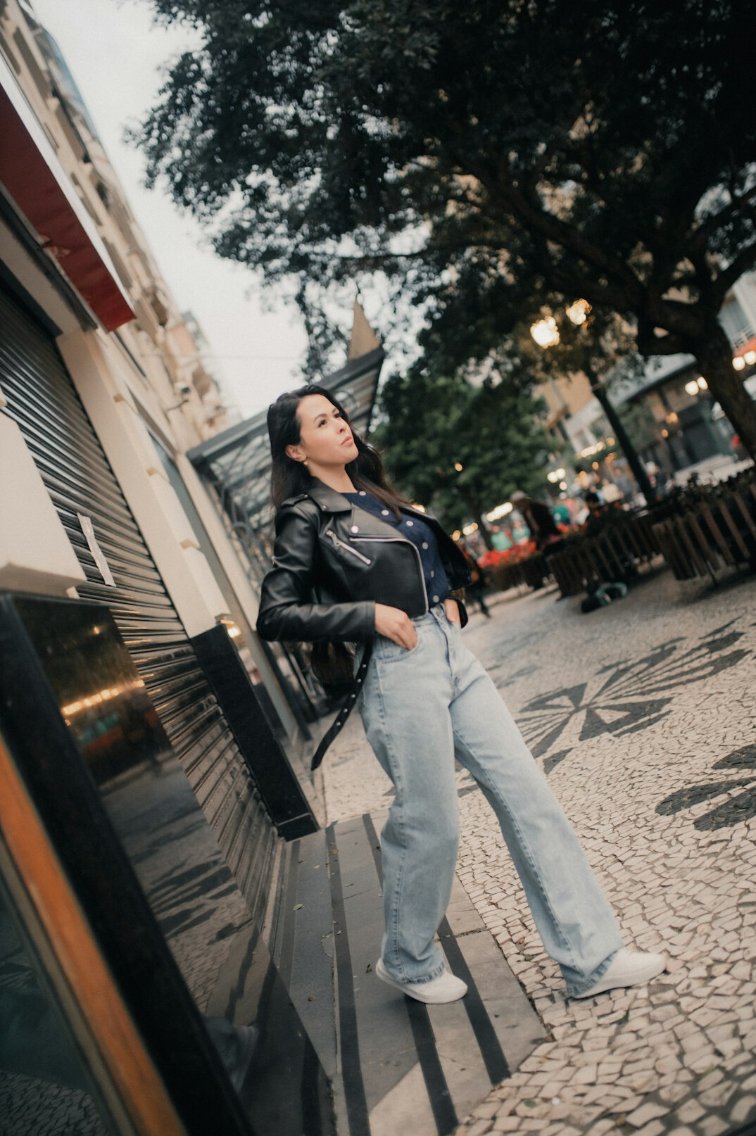 Retrato profissional de mulher portuguesa de meia-idade, diretora editorial